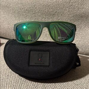 Spyder NEW Green Polarized Sunglasses with Black Case